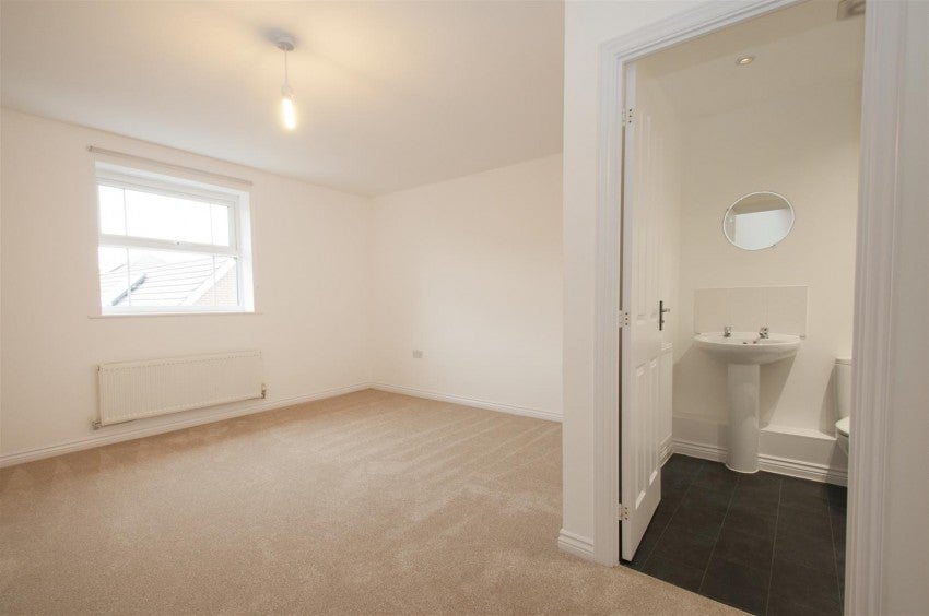 House Swift Close in Slough