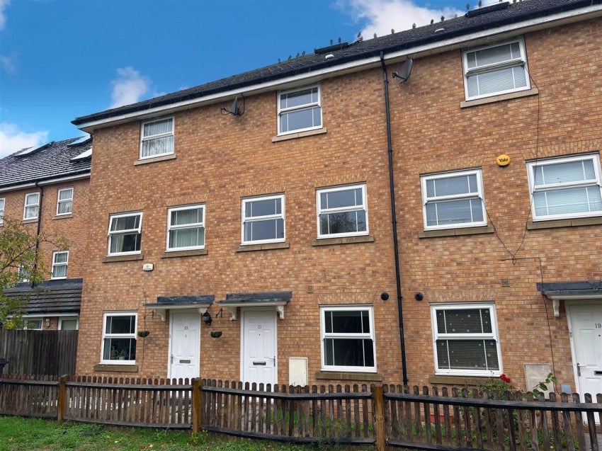 House Swift Close in Slough