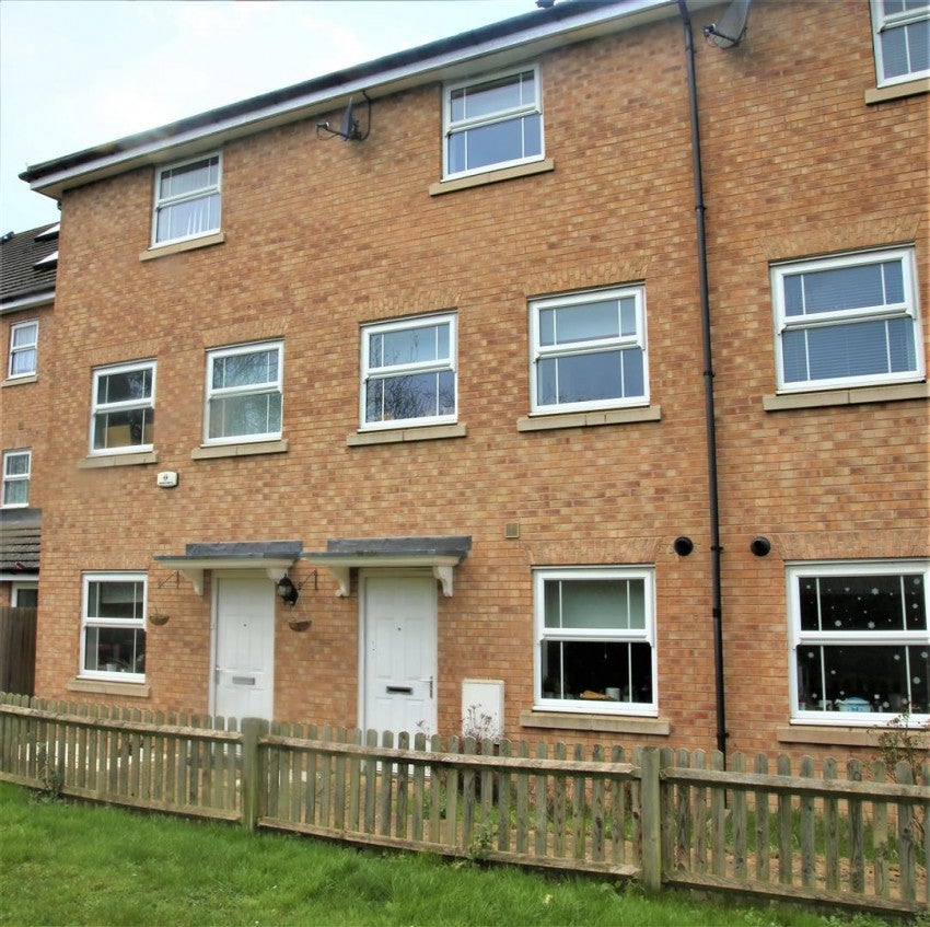 House Swift Close in Slough