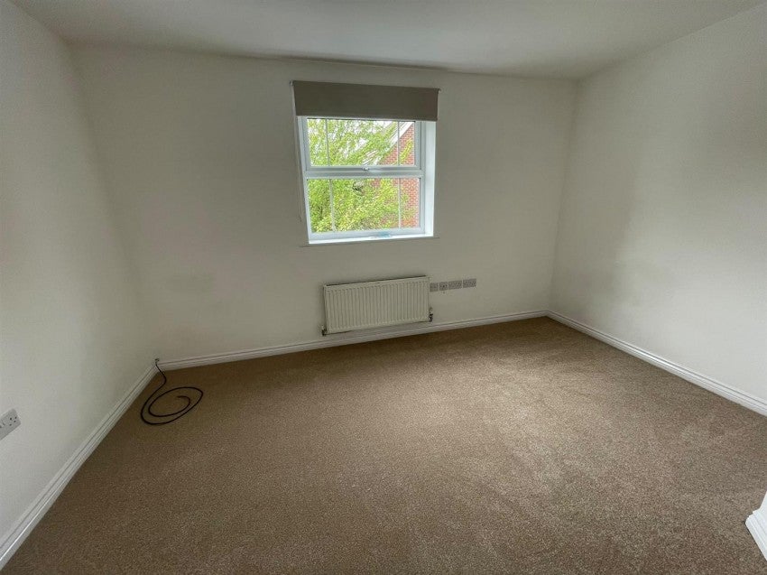 House Swift Close in Slough