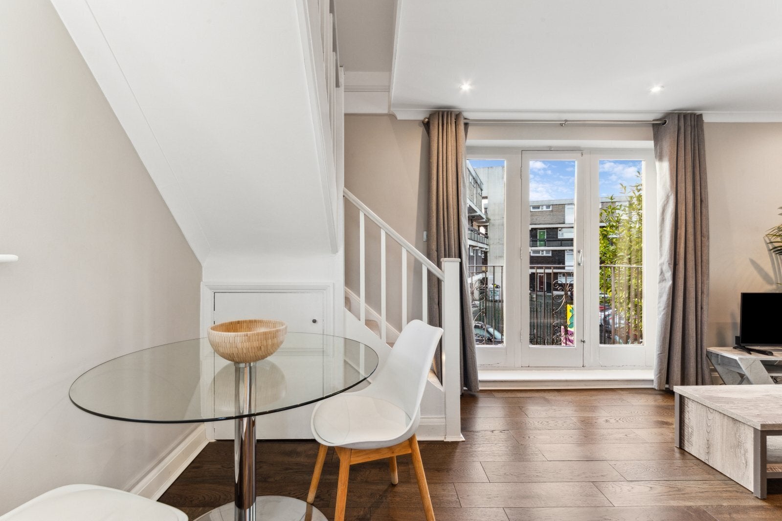 Flat Patricesy Mews in Greater London