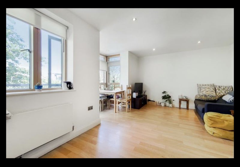 Flat Blackstock Road in Greater London