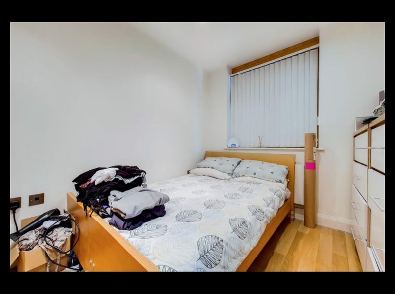 Flat Blackstock Road in Greater London