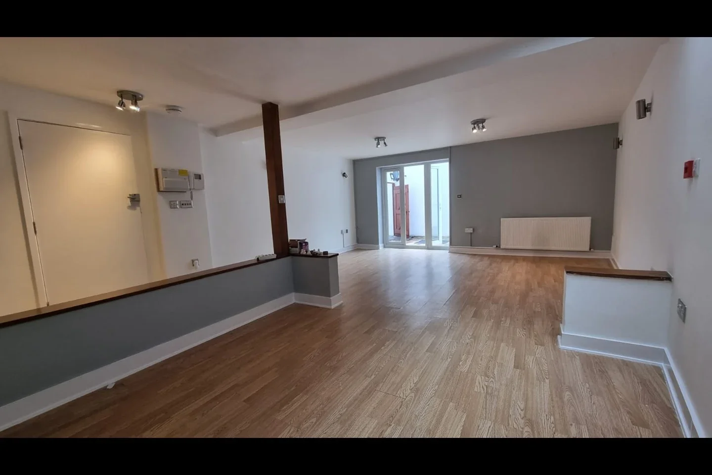 Flat Anstey Road in Greater London