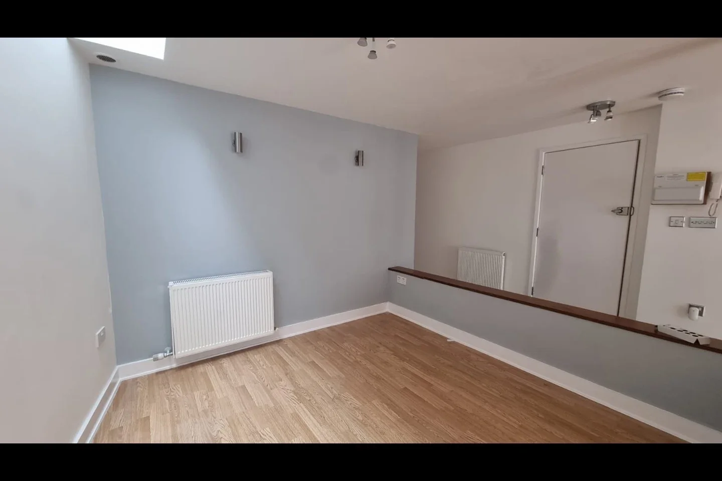 Flat Anstey Road in Greater London