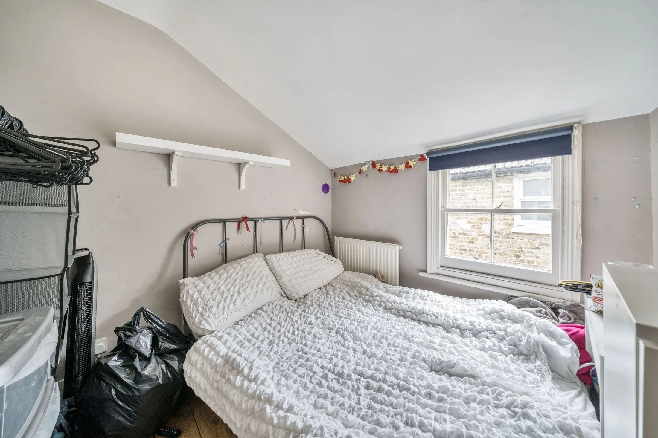 Flat Holmewood Road in Greater London