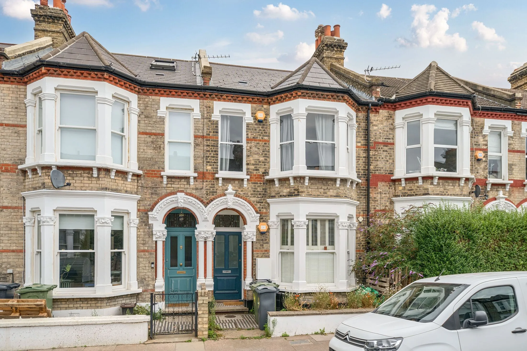 Flat Holmewood Road in Greater London