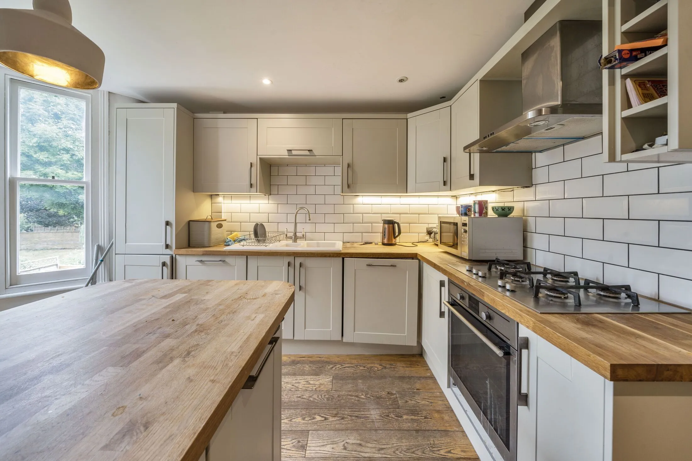 Flat Holmewood Road in Greater London