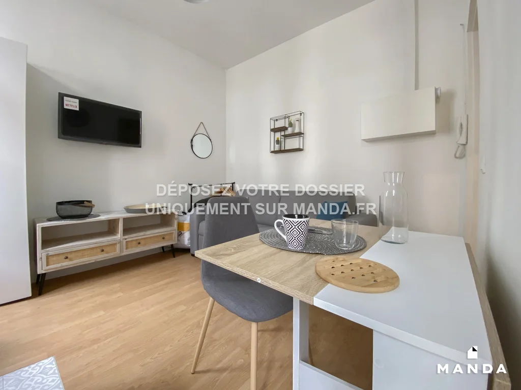 Flat Rue Doudeauville in Paris