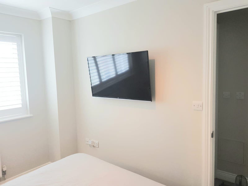 Room Ifield Green in Crawley