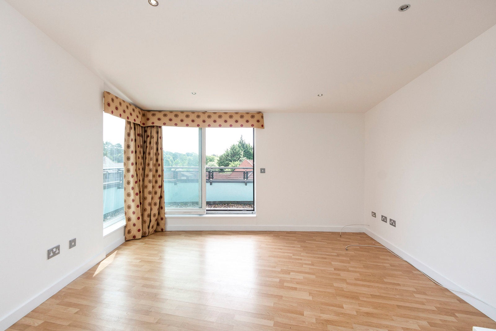 Flat Southwell Park Road in Surrey Heath