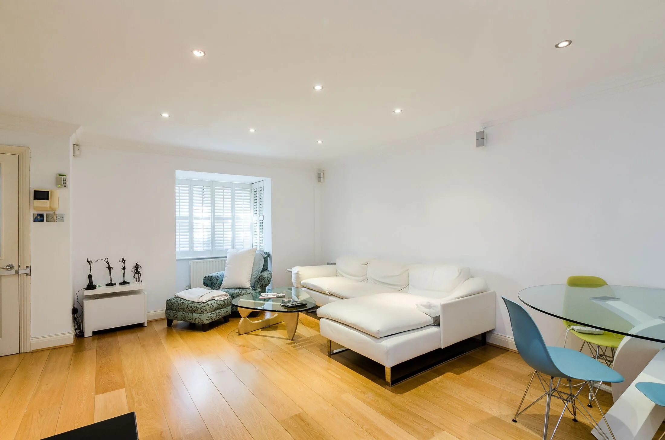 House Streatley Place in Greater London