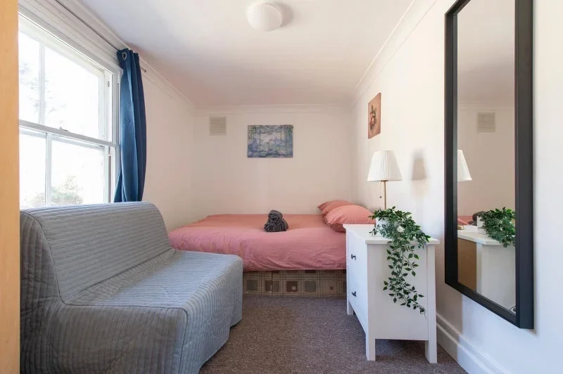 Flat Akerman Road in Greater London