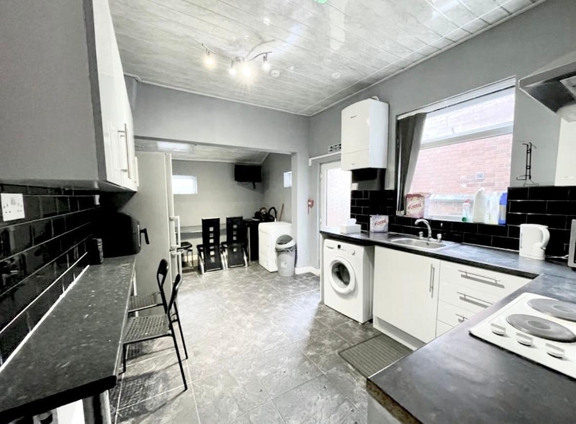 Room Binley Road in Coventry
