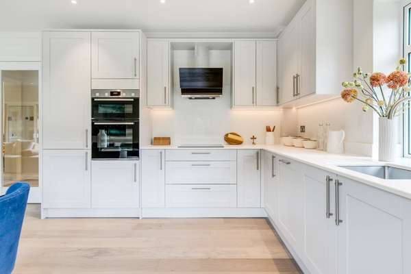 Flat Wyatt Drive in Greater London