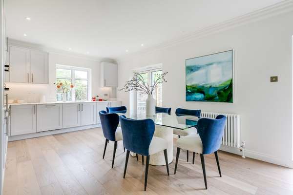 Flat Wyatt Drive in Greater London
