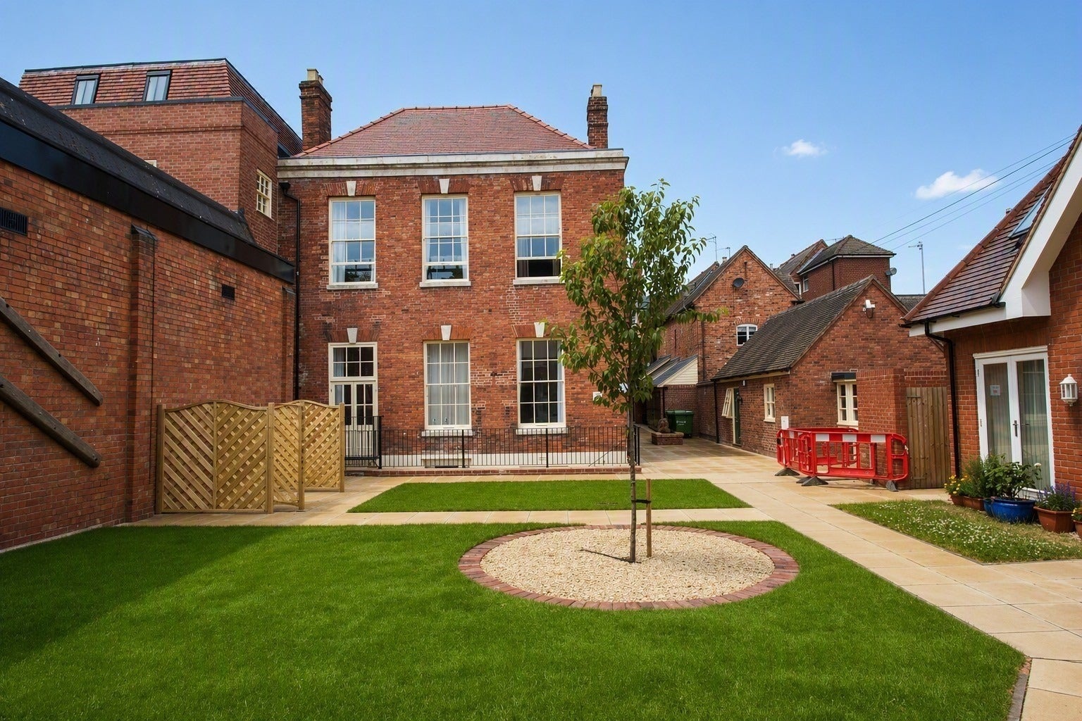 Flat Parkes Passage in Stourport-on-Severn