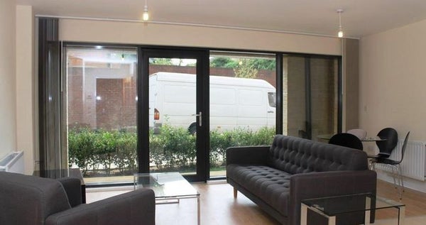 Flat St Andrews Road in London