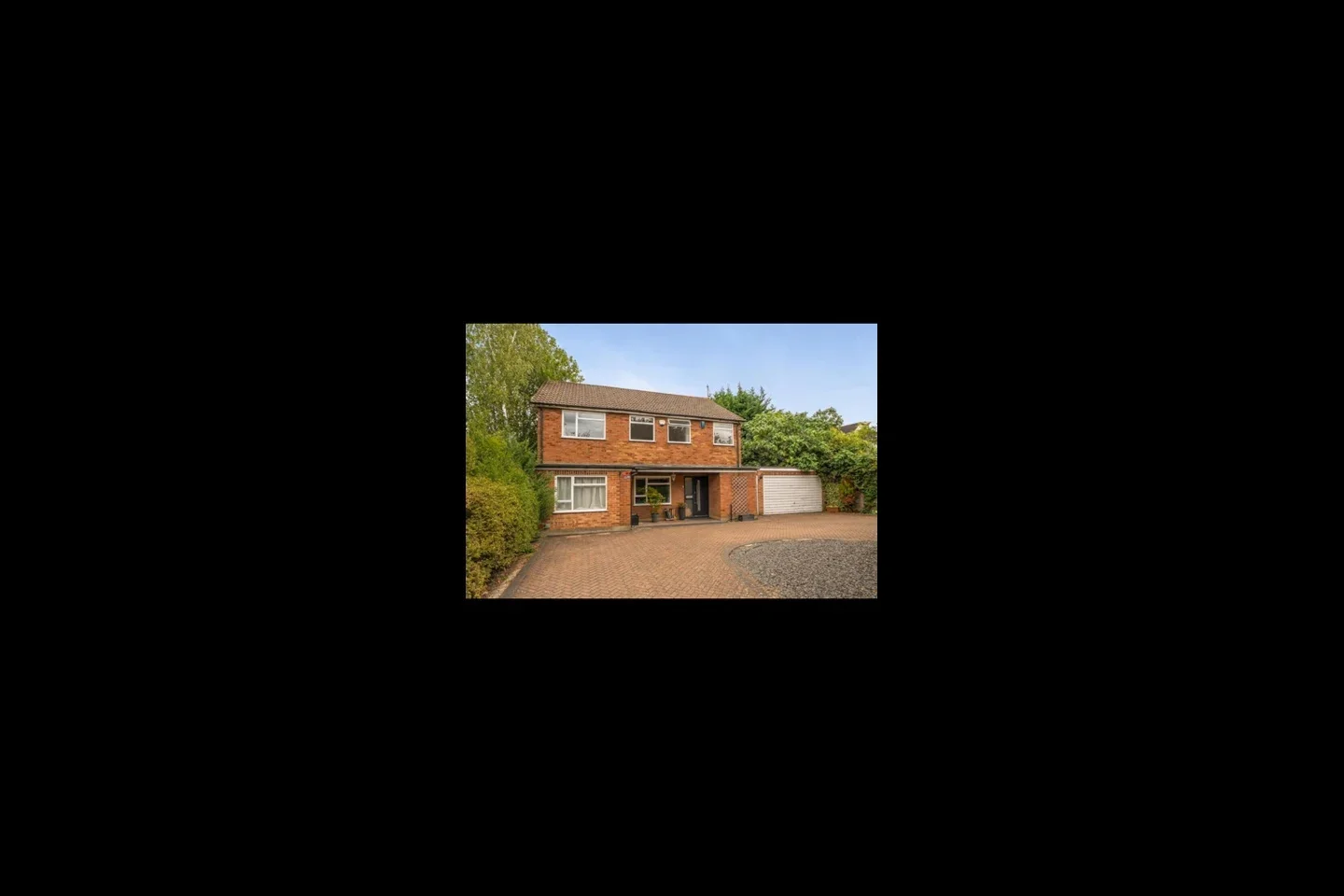 Room Pinn Way in Greater London