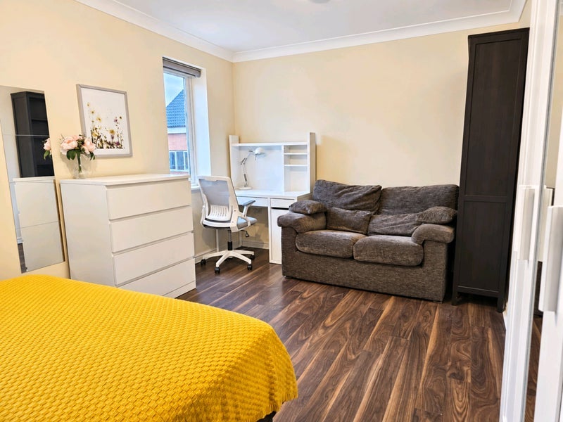 Room Ovett Gardens in Gateshead