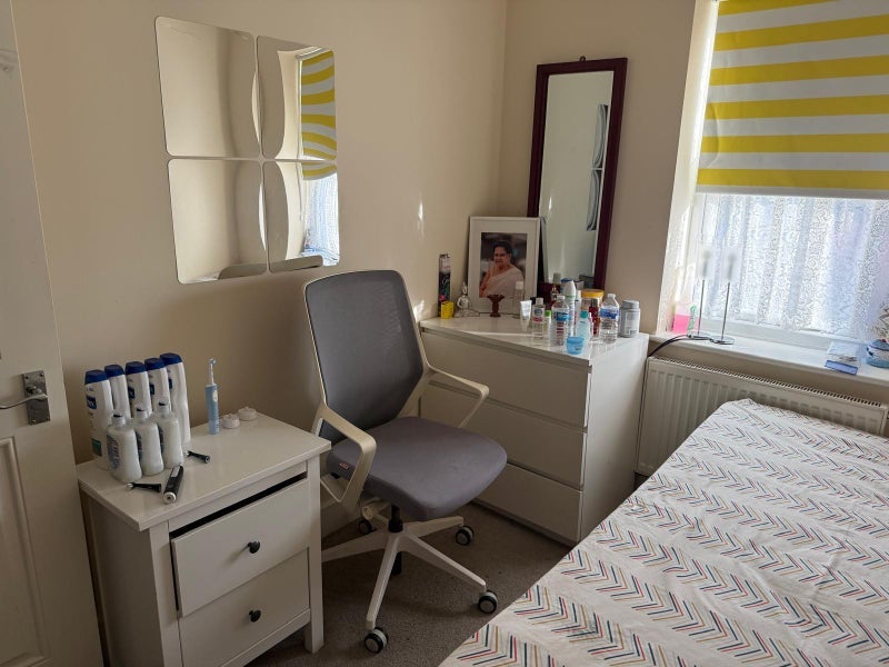 Room Lavender Close in Greater London