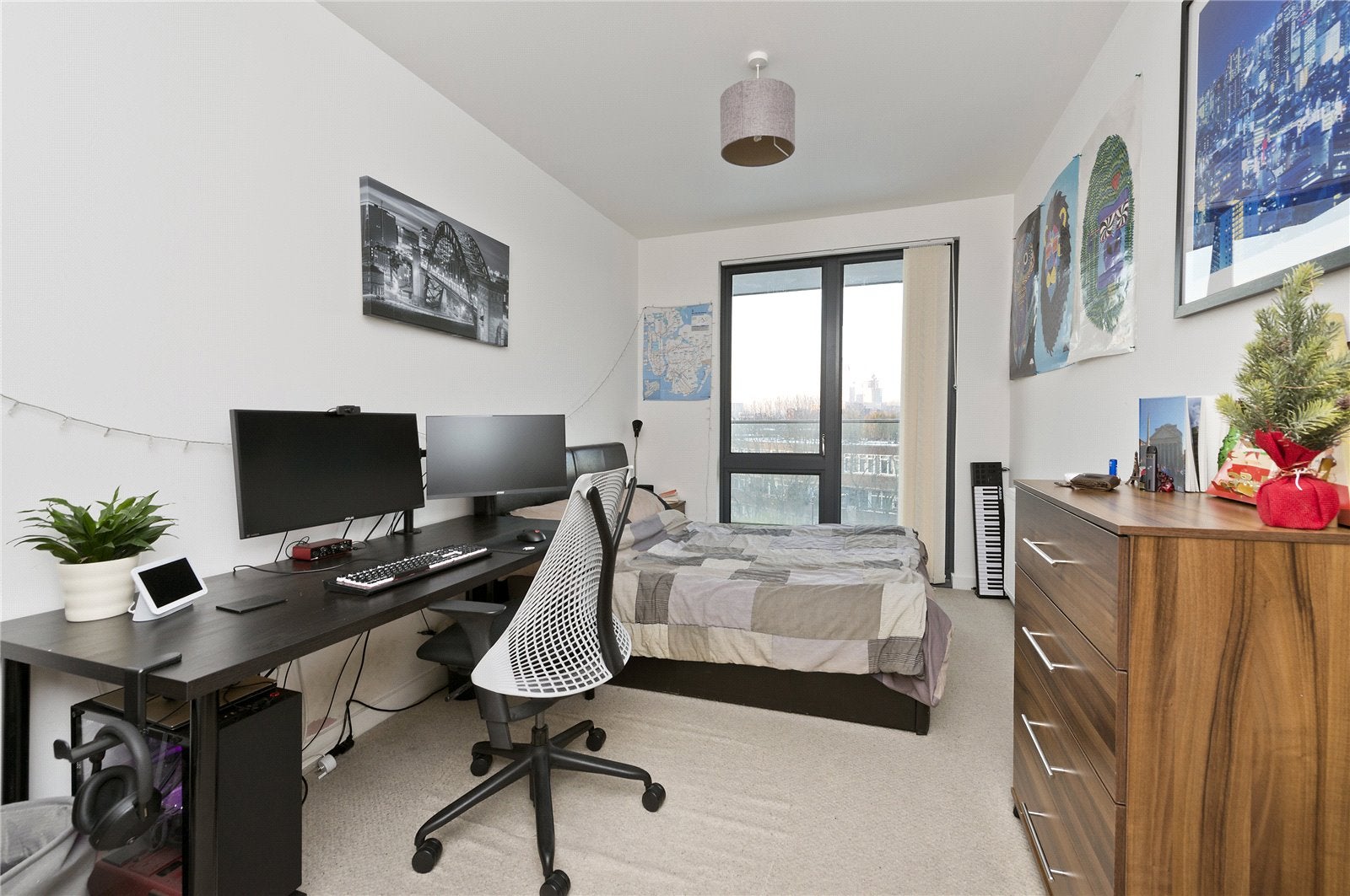 Flat Stewarts Road in Greater London