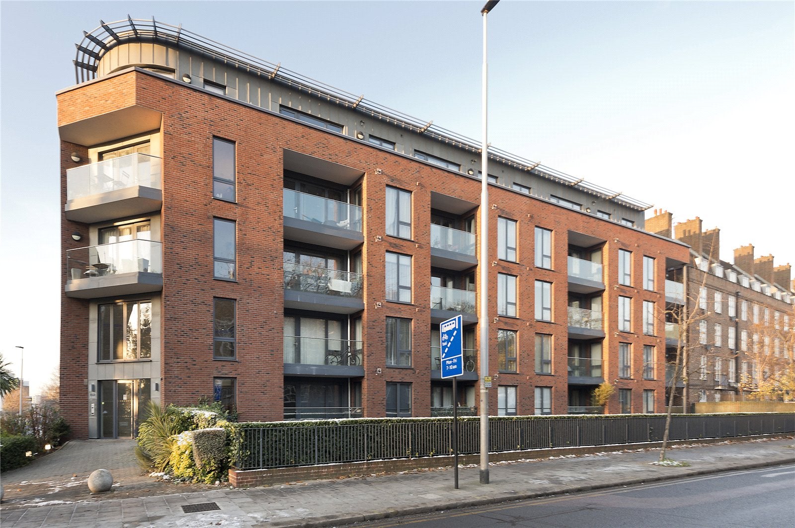 Flat Stewarts Road in Greater London
