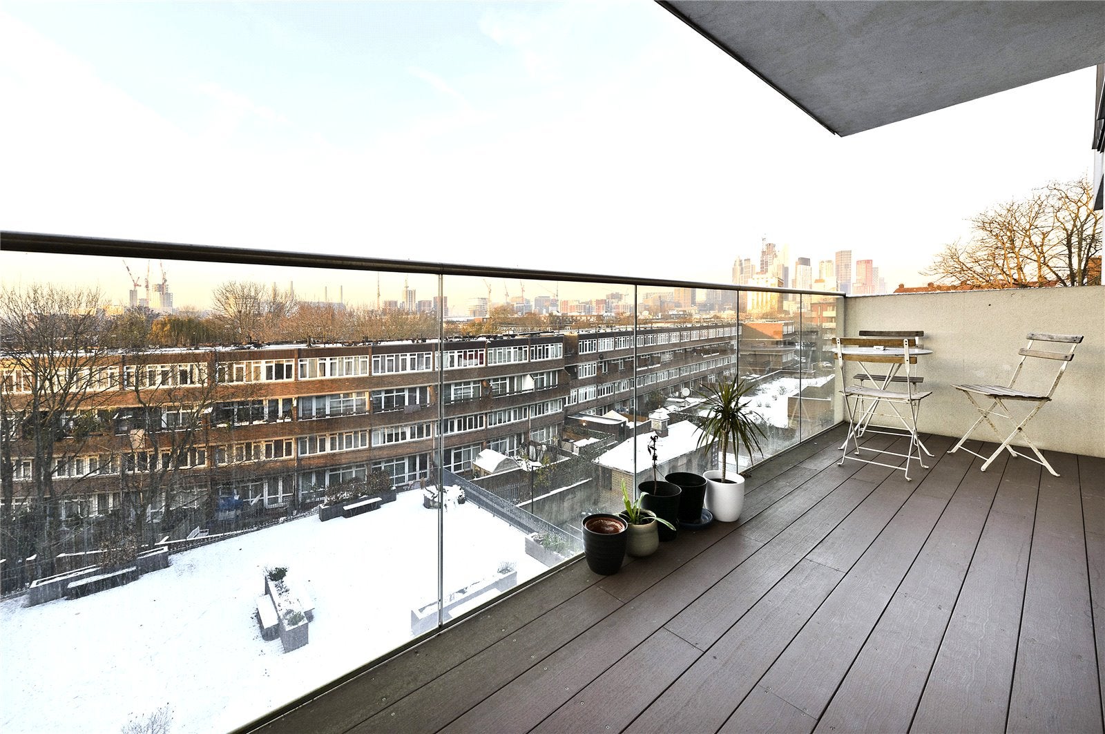 Flat Stewarts Road in Greater London