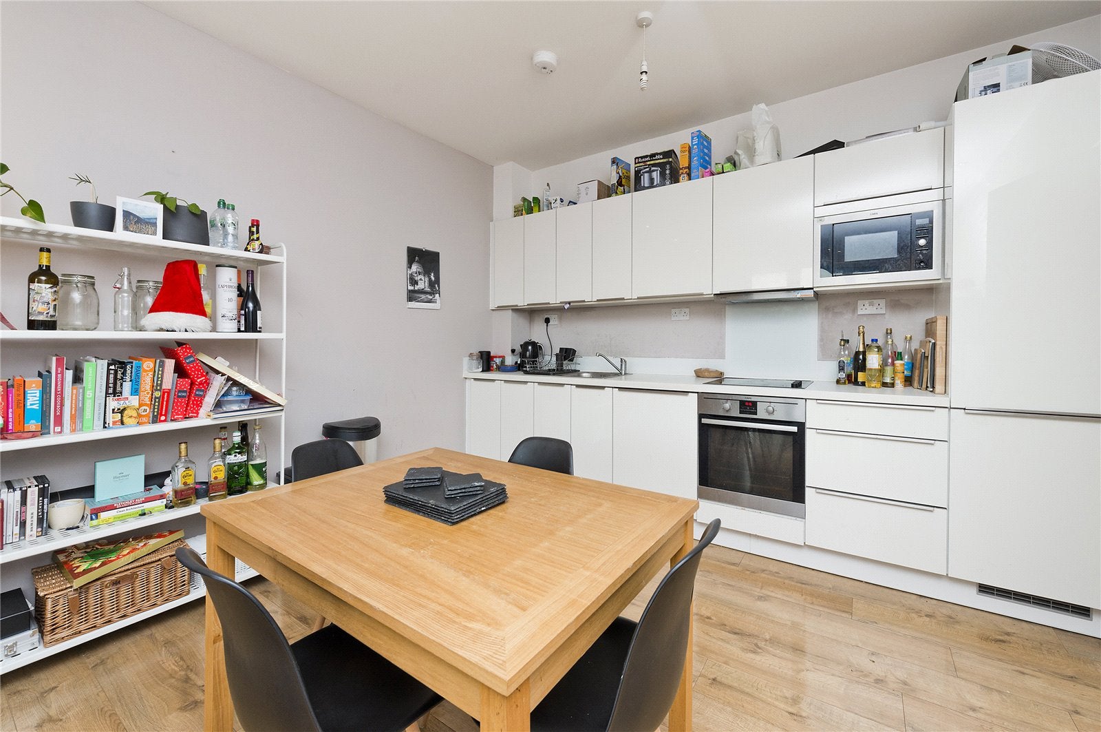 Flat Stewarts Road in Greater London