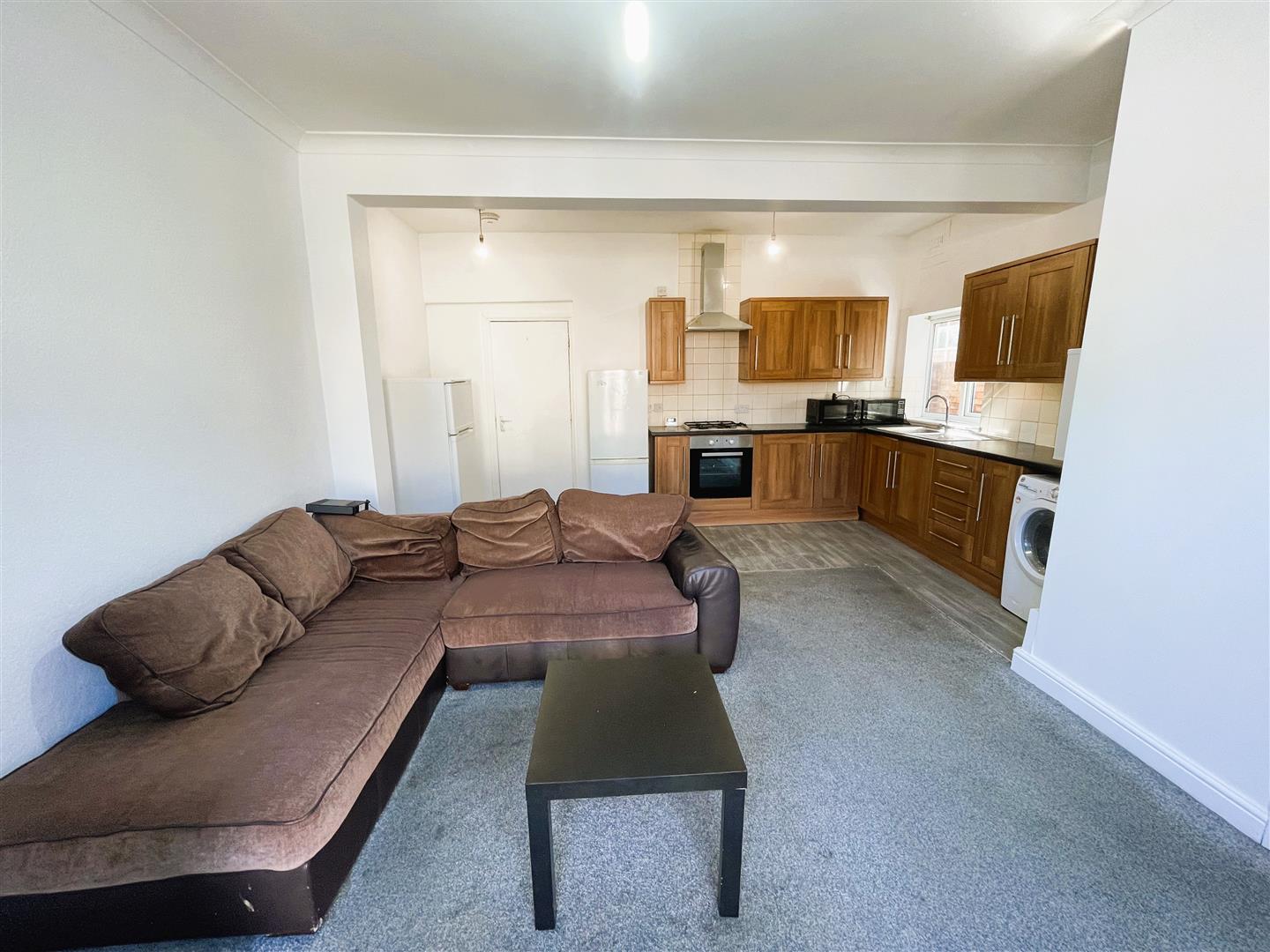 Room Harborough Road in Southampton