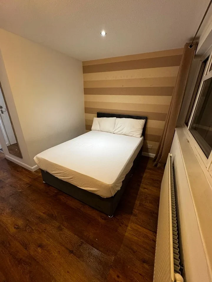 Room Stonecrop Place in Milton Keynes