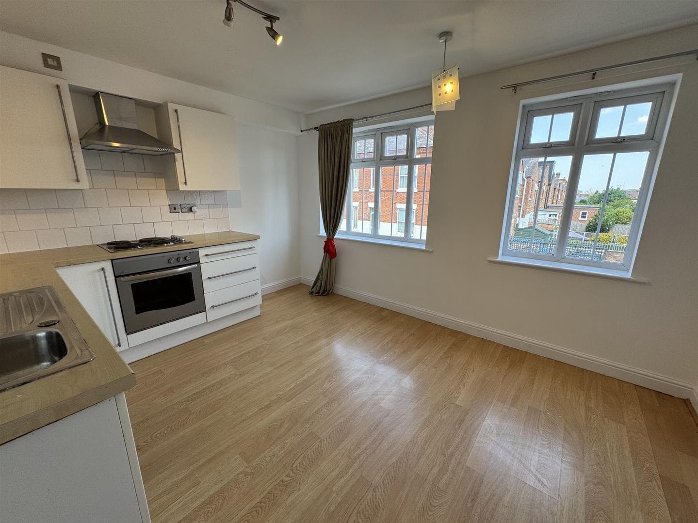 Flat Duncan Road in Leicester