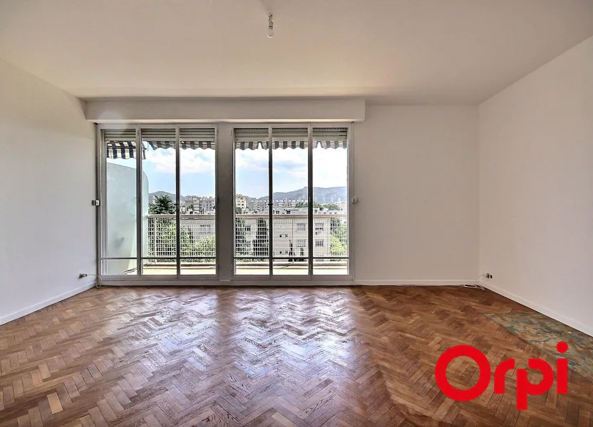 Flat Boulevard Carmagnole in Marseille