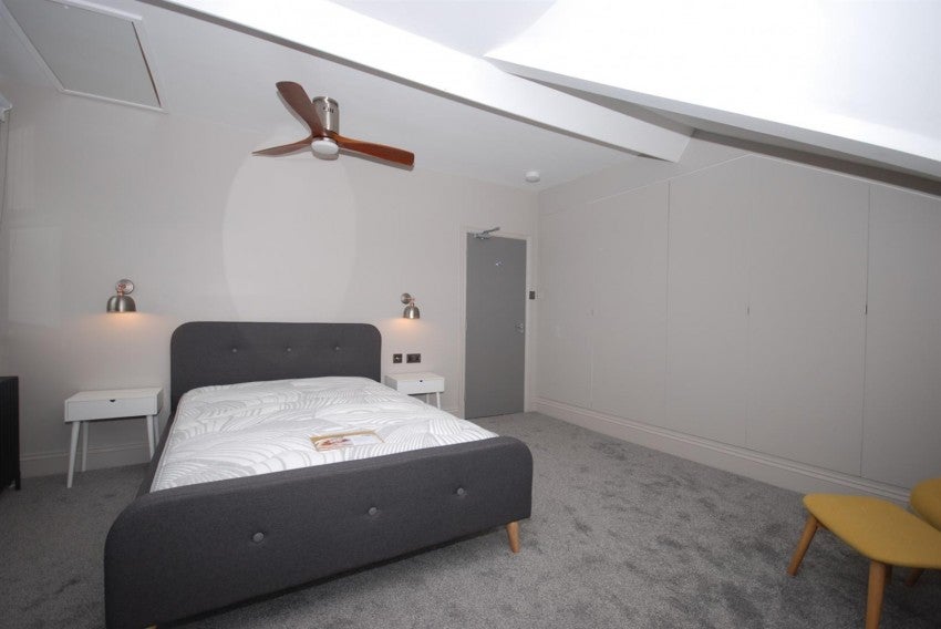 Room Conway Road in Royal Leamington Spa