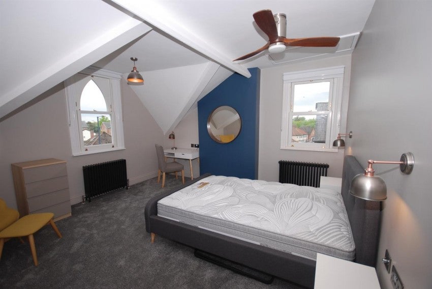 Room Conway Road in Royal Leamington Spa
