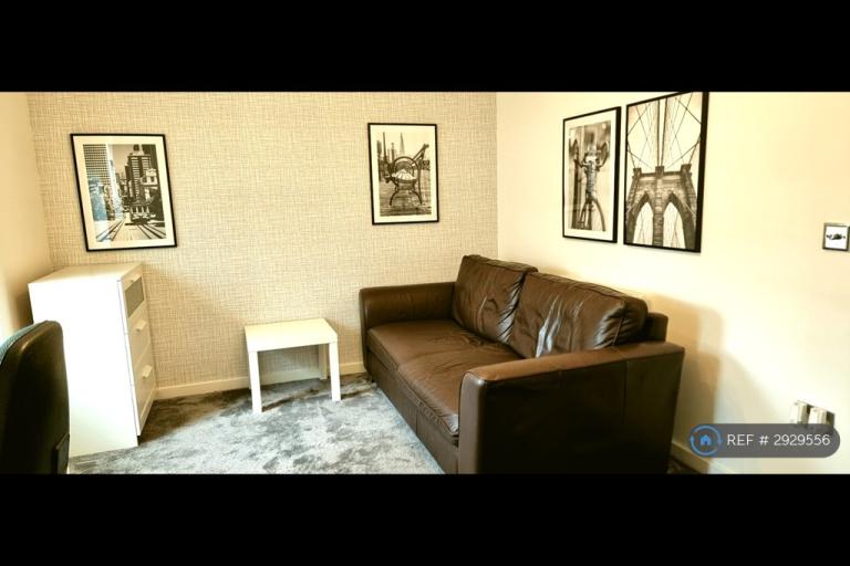 Flat Tanners Way in Birmingham