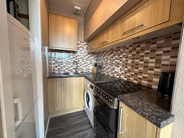 Flat Holburn Road in Aberdeen City