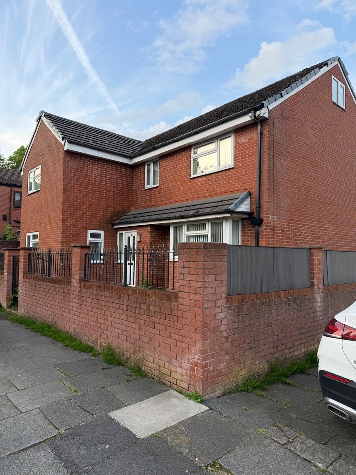 House Bonny Brow Street in Middleton