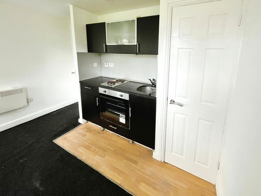 Flat Cumberland Close in Halifax