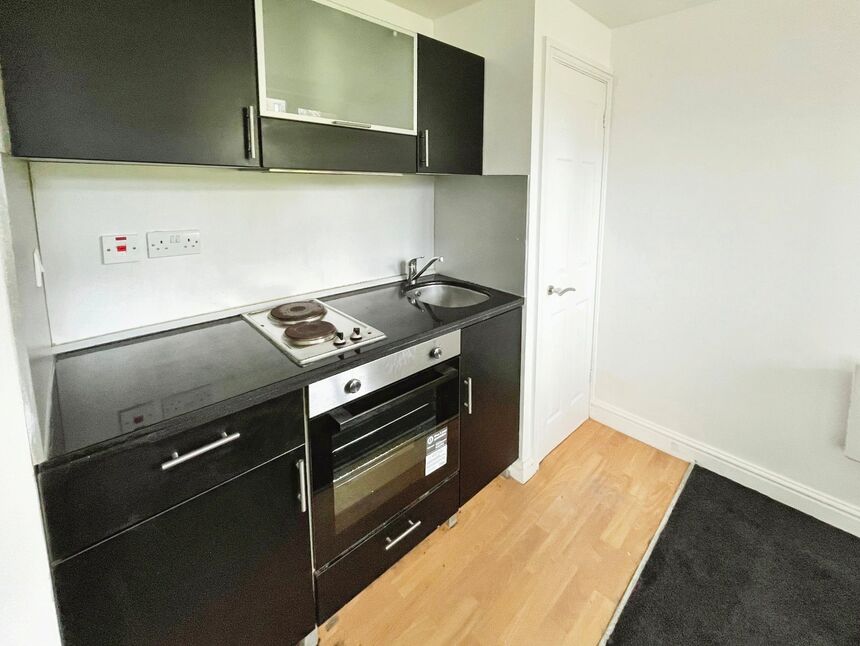 Flat Cumberland Close in Halifax