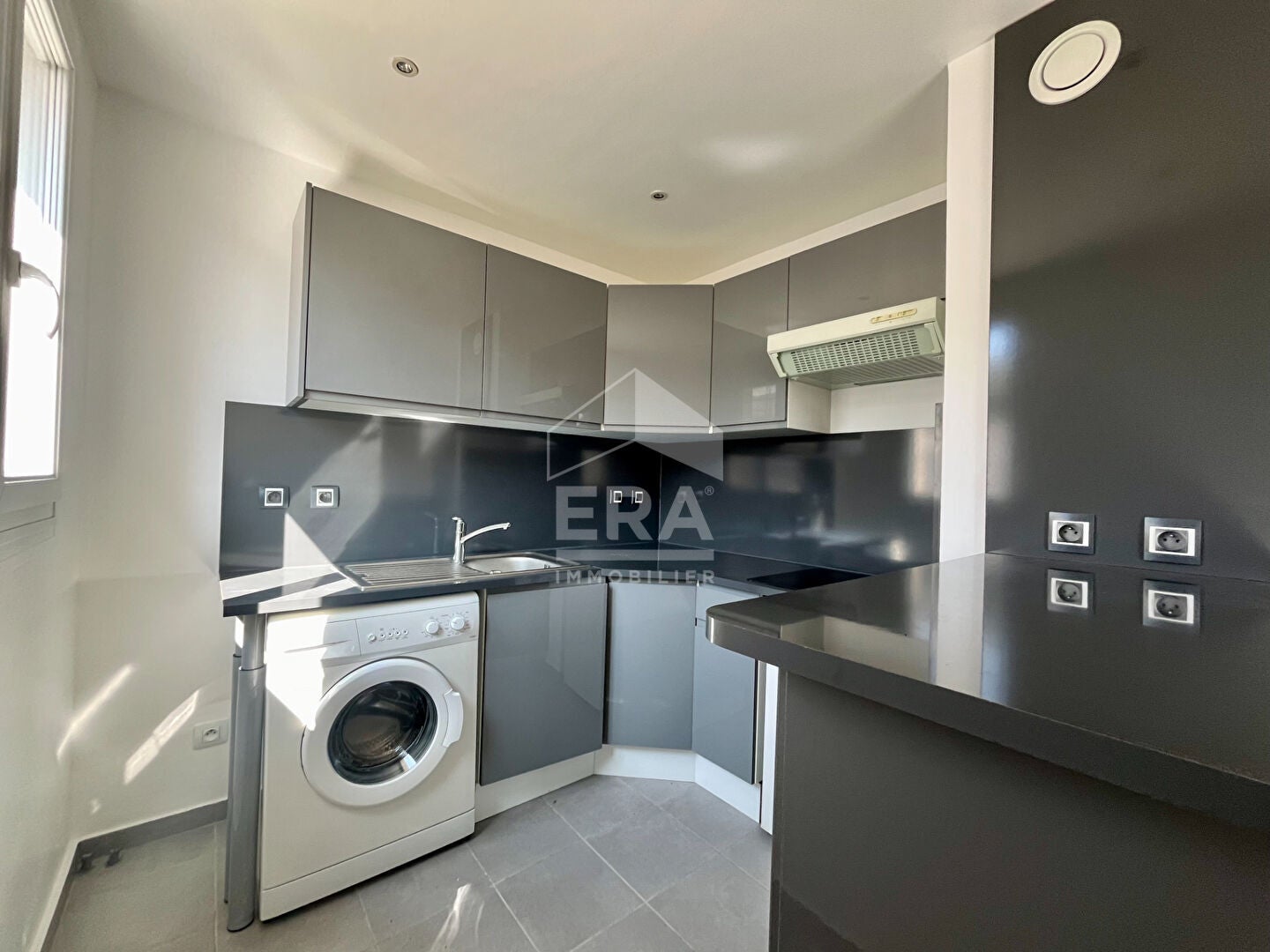 Flat Rue Marius Aufan in Levallois-Perret