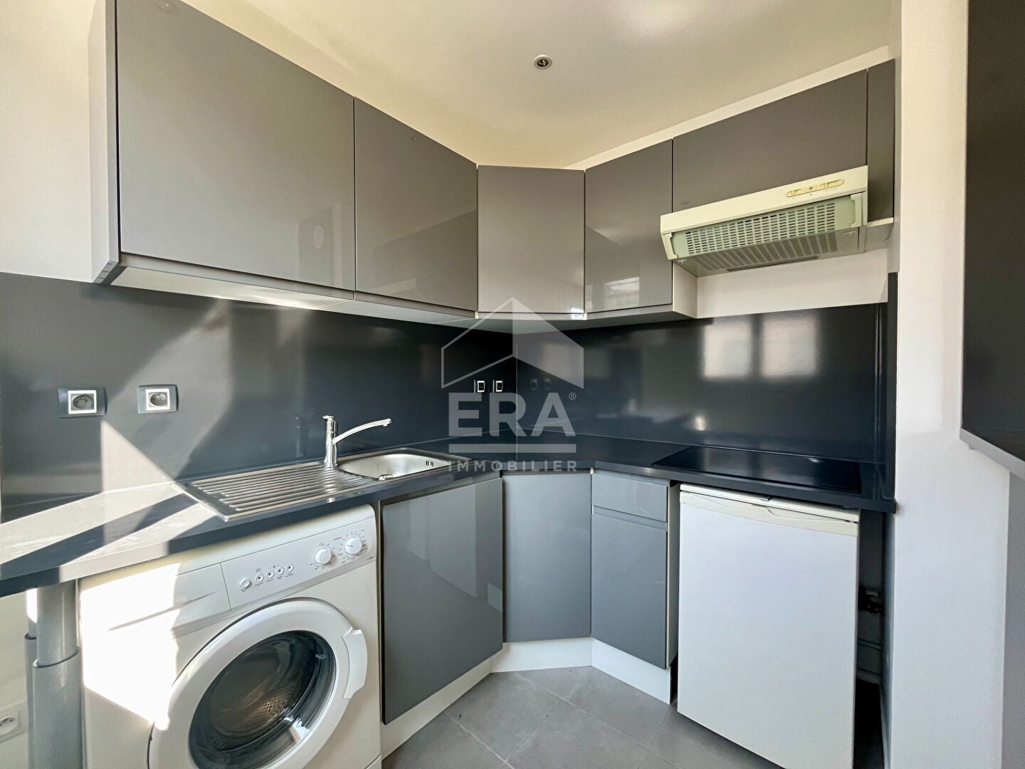 Flat Rue Marius Aufan in Levallois-Perret