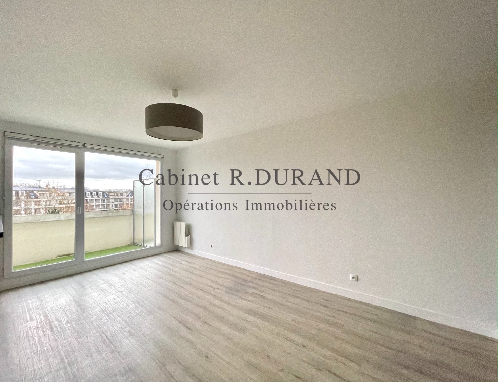 Flat Rond-Point de l'Aube in Cergy