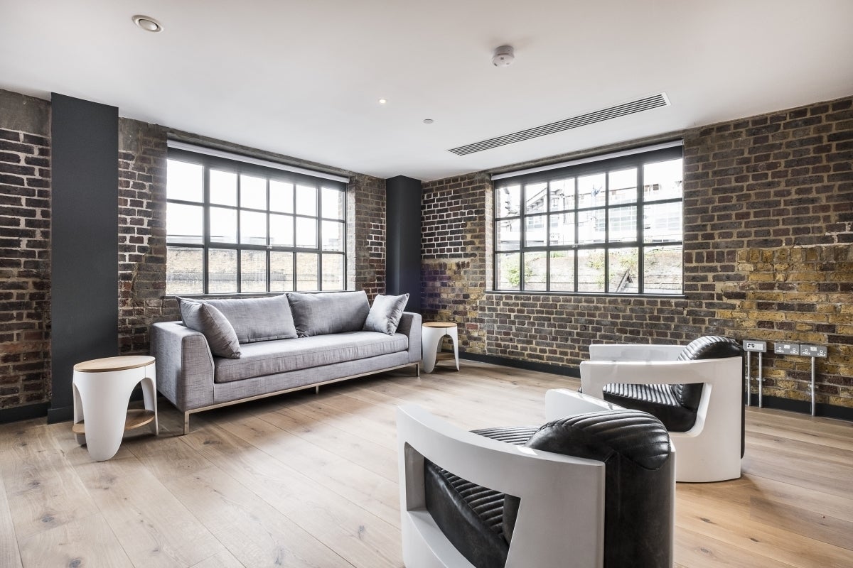 Flat Winchester Walk in Greater London