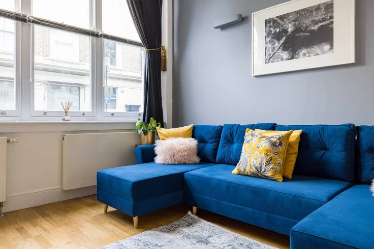 Flat Finborough Road in Greater London