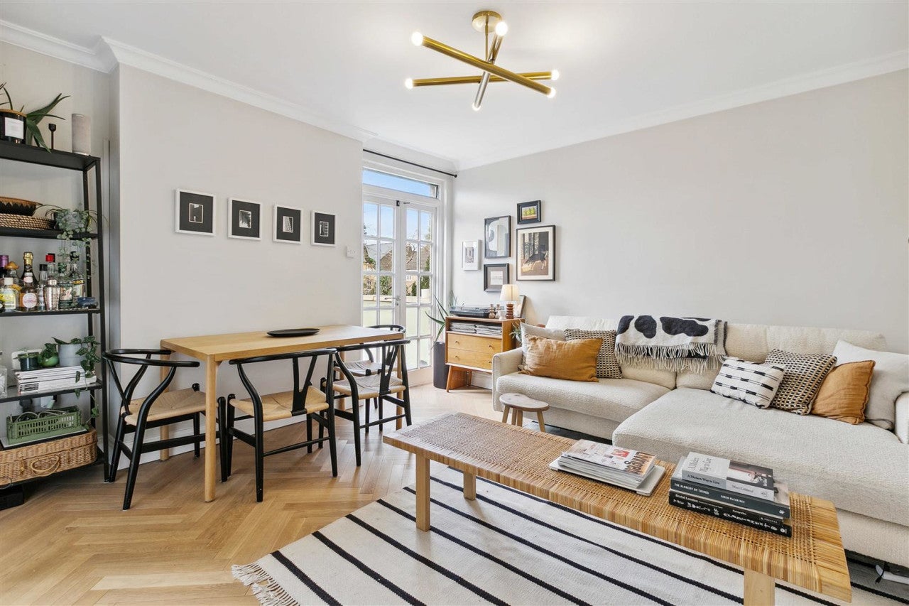 Flat Palace Road in Greater London