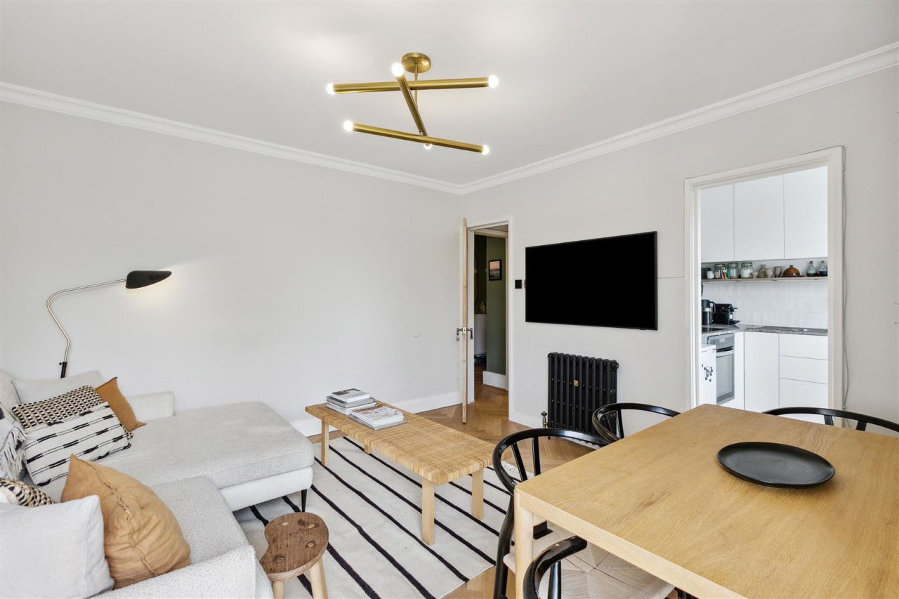 Flat Palace Road in Greater London