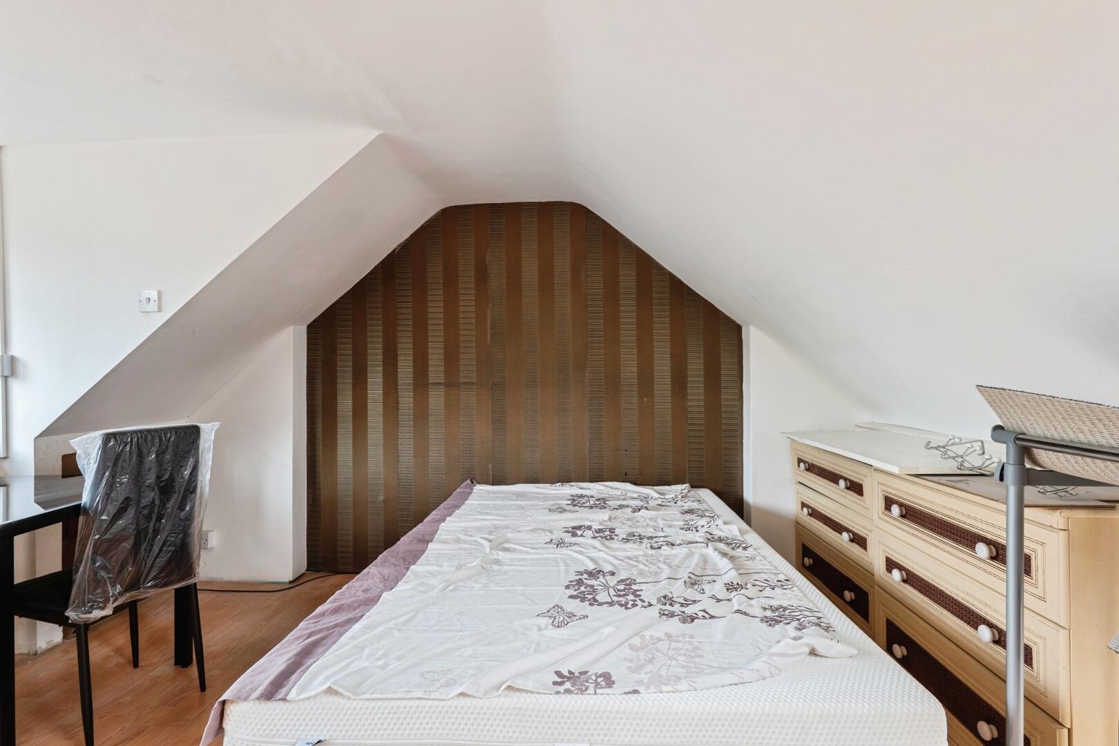 Room Brook Road in Greater London