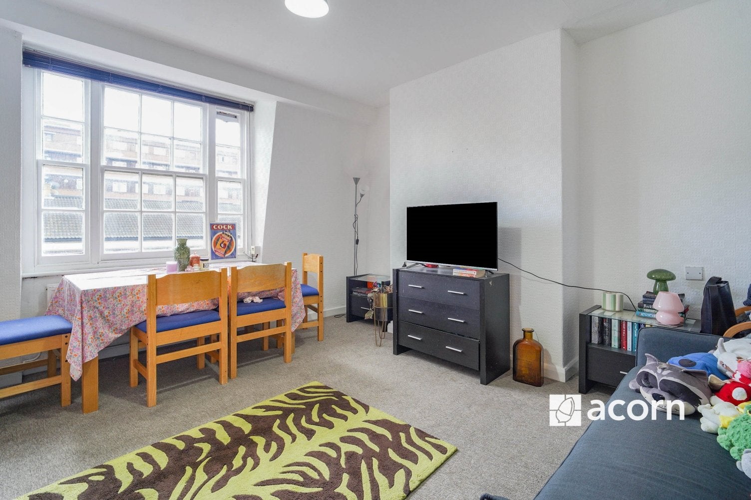 Flat Date Street in Greater London