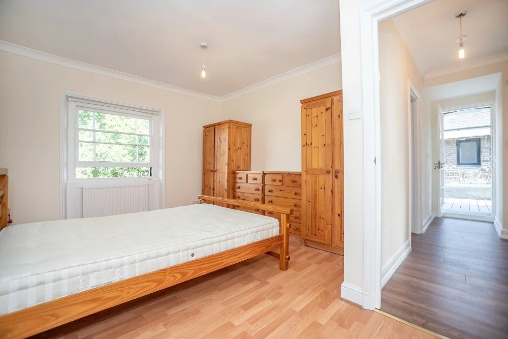 Flat Lewisham Way in Greater London